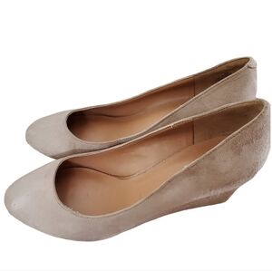 Nine West leather suede "Wispy" wedge heel nude shoes